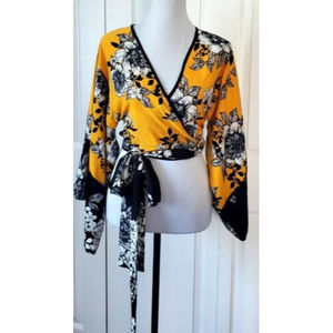 Lulu's Yellow Black Floral Wrap Blouse Flared Sleeve Cropped Top Sz. XS EUC